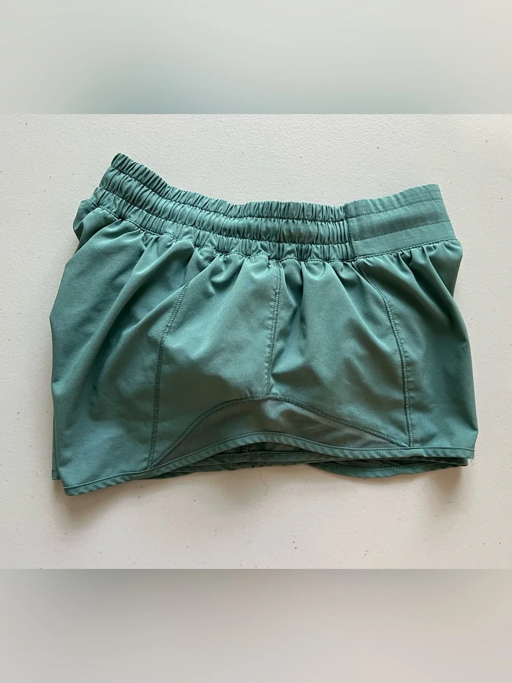Lululemon Hotty Hot Lined Short 2.5” Frosted Pine Size 4